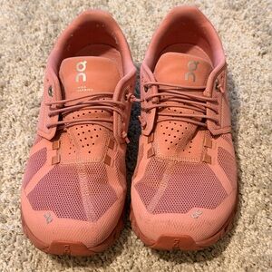 On Cloud Monochrome Rose Gold Sneaker, M 7.5 W 9